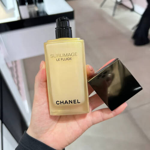 女友的完美情人节礼物奢华保湿体验!PG麻将胡了2香奈儿轻盈乳液:送(图1) 女友的完美情人节礼物奢华保湿体验!PG麻将胡了2香奈儿轻盈乳液:送(图1)